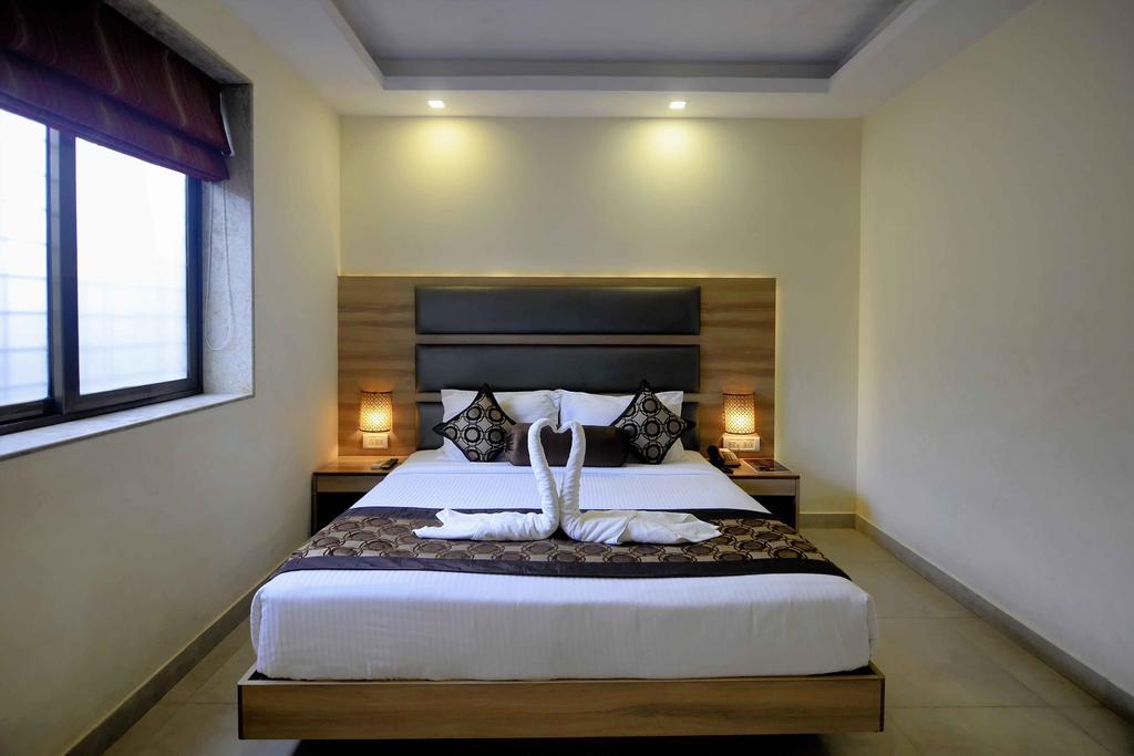 Sunkissed Plaza Hotel Калангуте Екстериор снимка