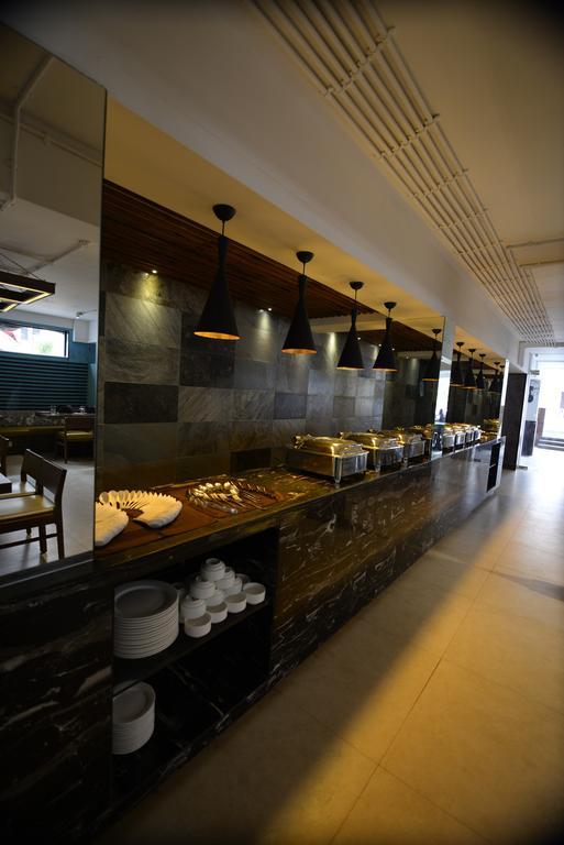 Sunkissed Plaza Hotel Калангуте Екстериор снимка