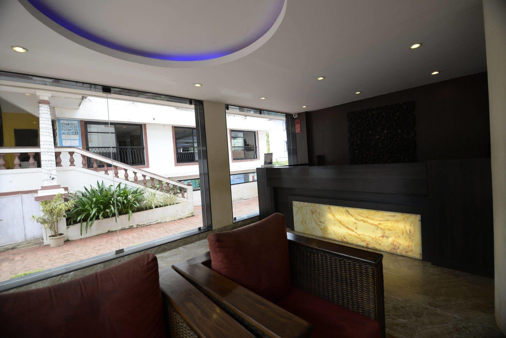 Sunkissed Plaza Hotel Калангуте Екстериор снимка