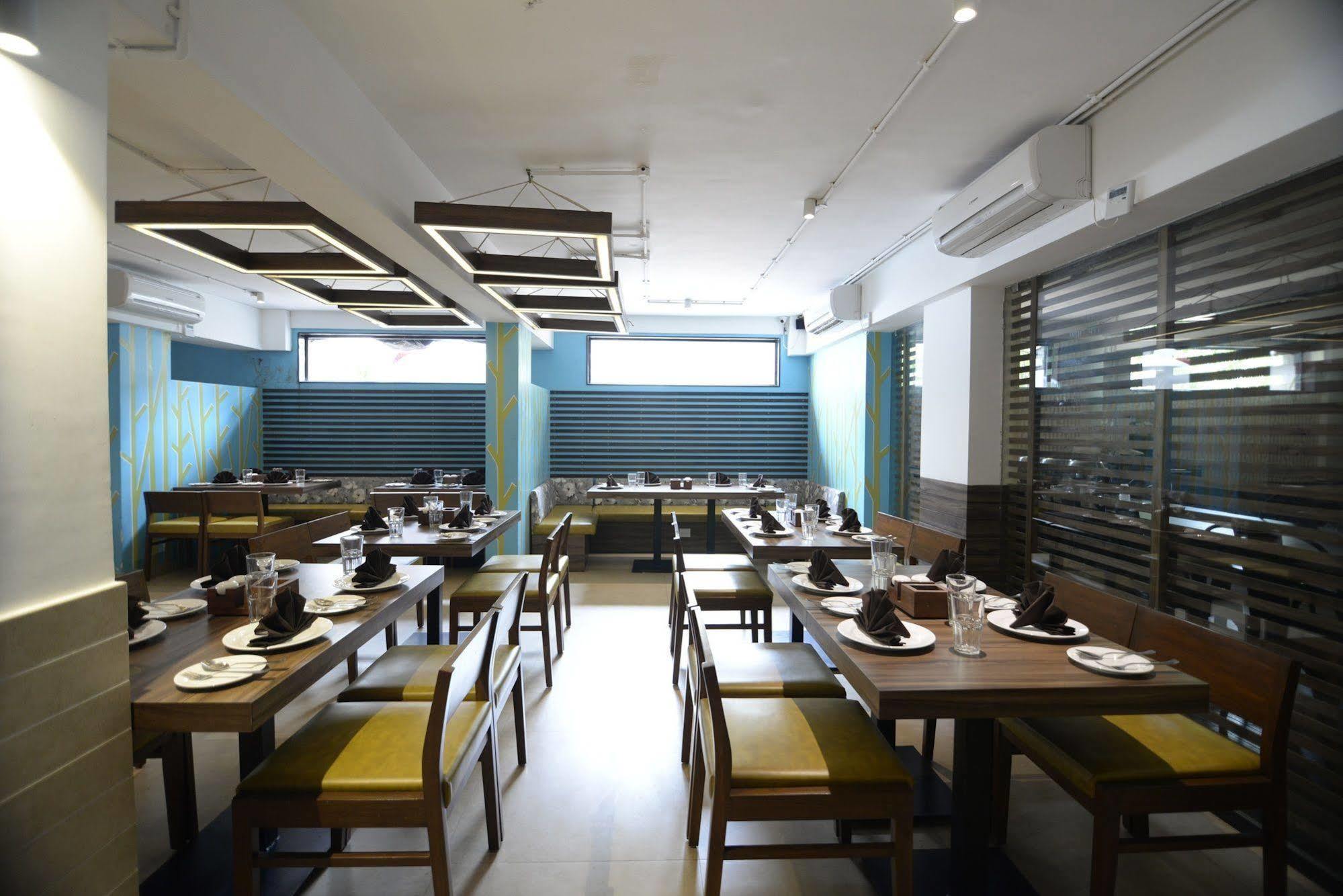 Sunkissed Plaza Hotel Калангуте Екстериор снимка